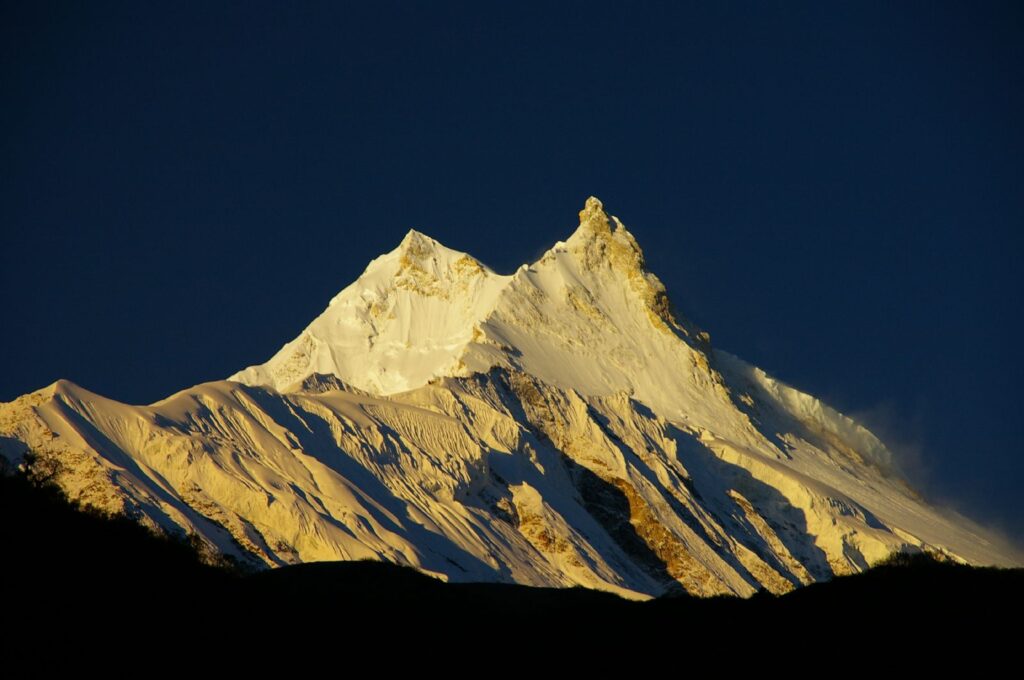 manaslu trek