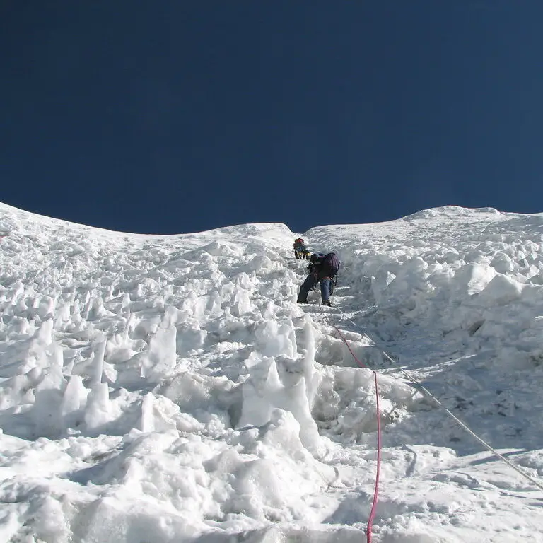 Nepal - Island Peak - 009 - Climbing the summit headwall