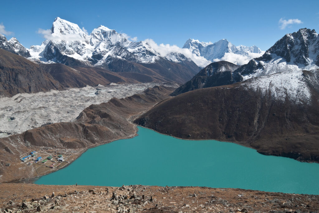 Gokyo Lake, Ngozumpa Glacier, Arakamtse, Cholatse, Nepal, Himalayas