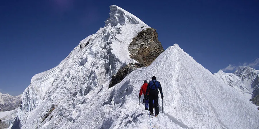 lobuche-west-peak-climbing