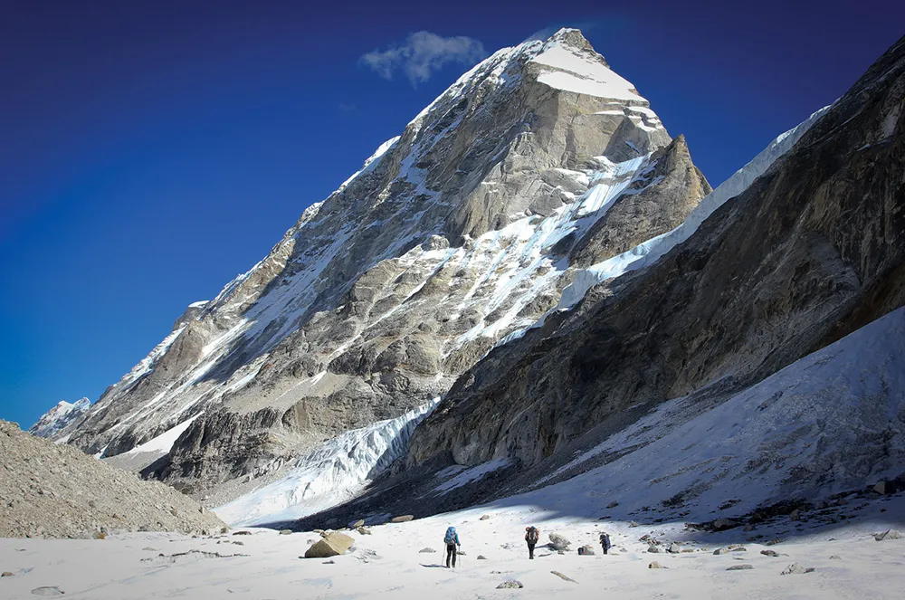 pharcharmo-peak-climbing